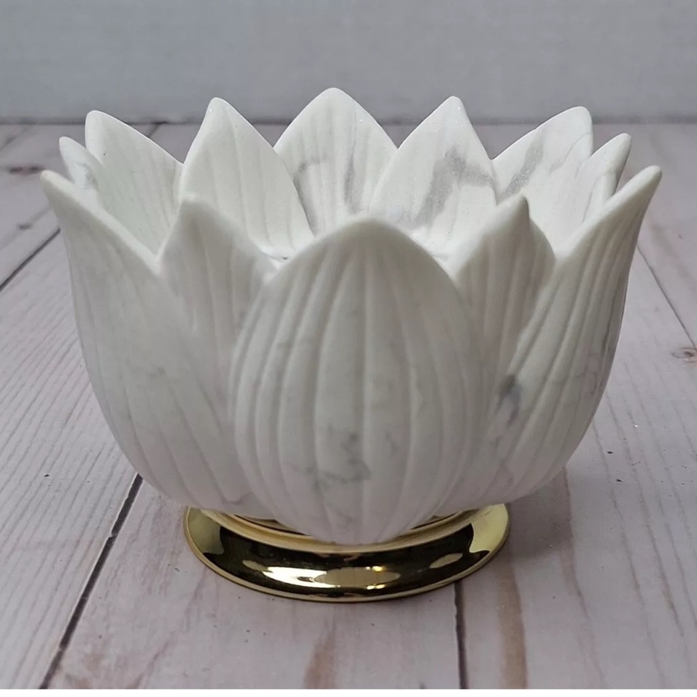Bath and body works White Lotus-Shaped Candle Holder with Gold Base